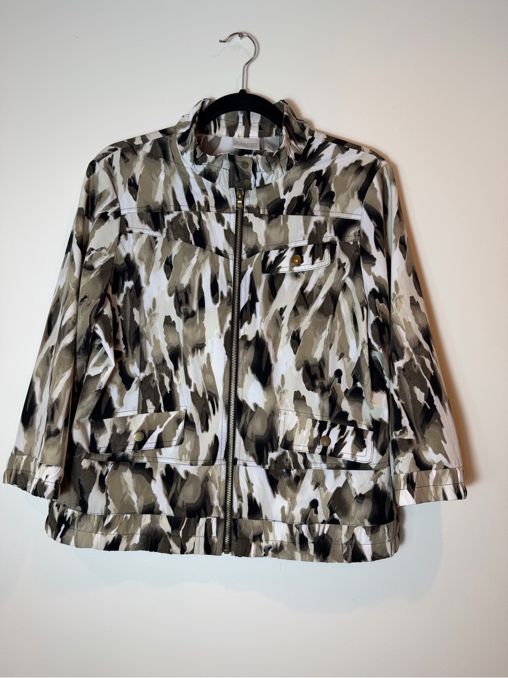 Chico's Zenergy Watercolor Shimmer Zip-Up 3/4 Sleeve Jacket Neutral Sz 1 (Sz) 8